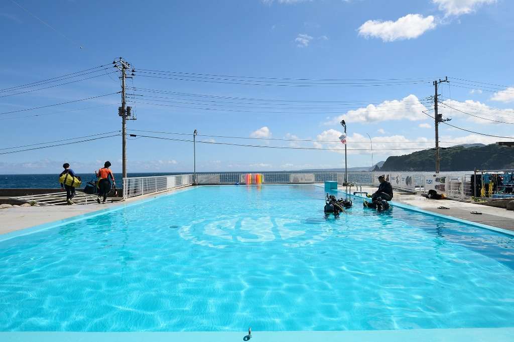 伊豆のダイビングスクール 静岡県唯一の屋外温水ダイビングプール