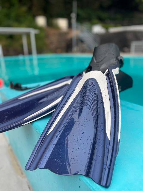 人気の“ネイビーブルー” | TUSA「スイッチ」