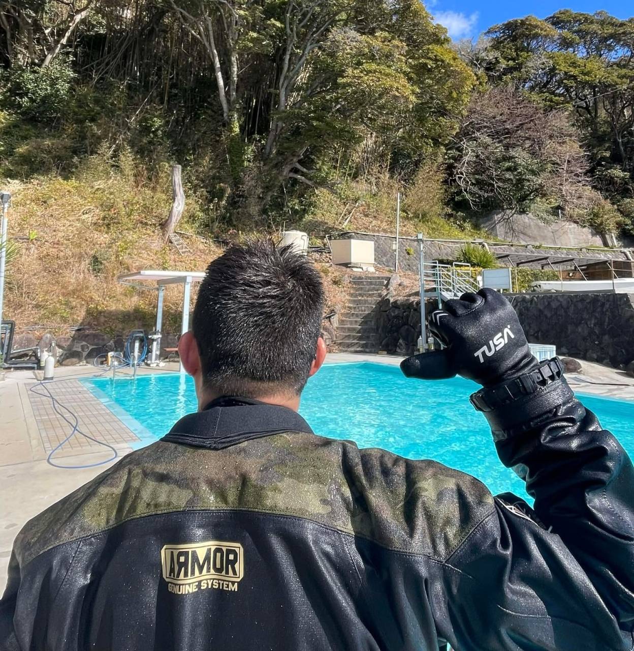 水温14℃の海とアーマーシェルドライレポ